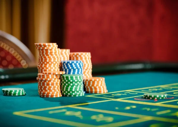 mpoten Draw Schedule calendar showing Liga 1 matches, live-dealer tables, and slot draws for the week