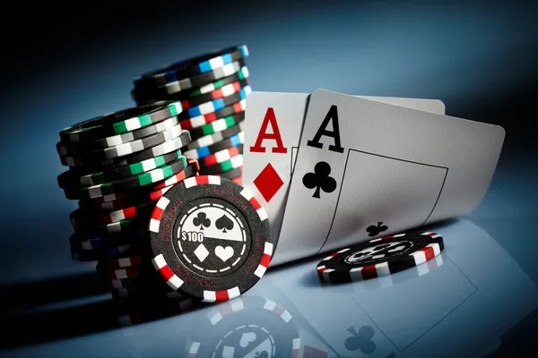 mpoten app interface showing live roulette table with currency balance and low-data streaming indicator
