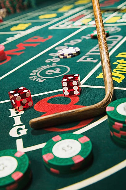 mpoten live blackjack table with real dealer and multi-camera view on mobile phone